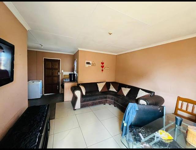 2 BEDROOM HOUSE FOR SALE IN WINDMILL PARK